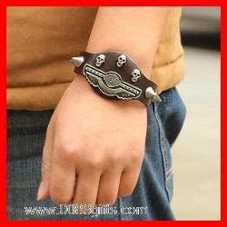 Cuoio Teschio Borchie Bracciale