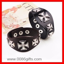  Cross Armband 