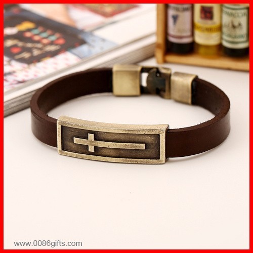 Fashionable Corss Engrave Metal Bracelet 