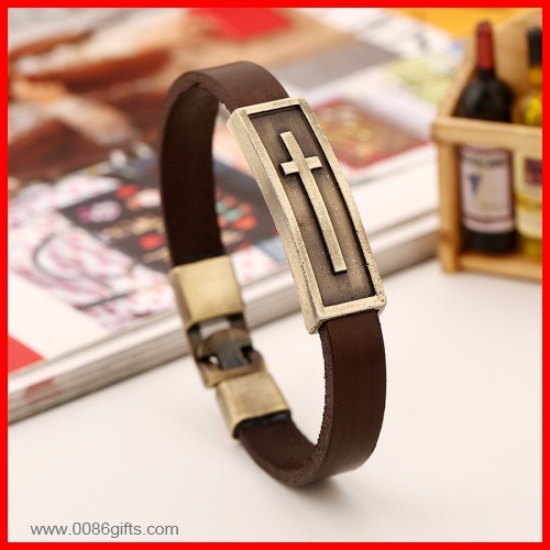 Fashionable Corss Engrave Metal Bracelet 