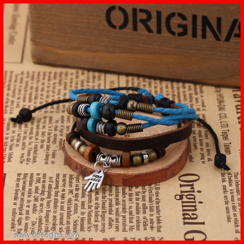 Metal Hand Charm Bracelet 