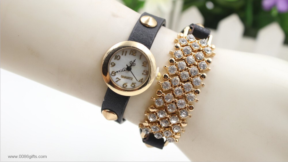 Dress Watch with star and shine stone