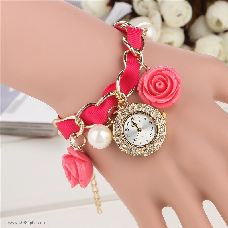 pearl bransoletka kobiety ubierają zegarek