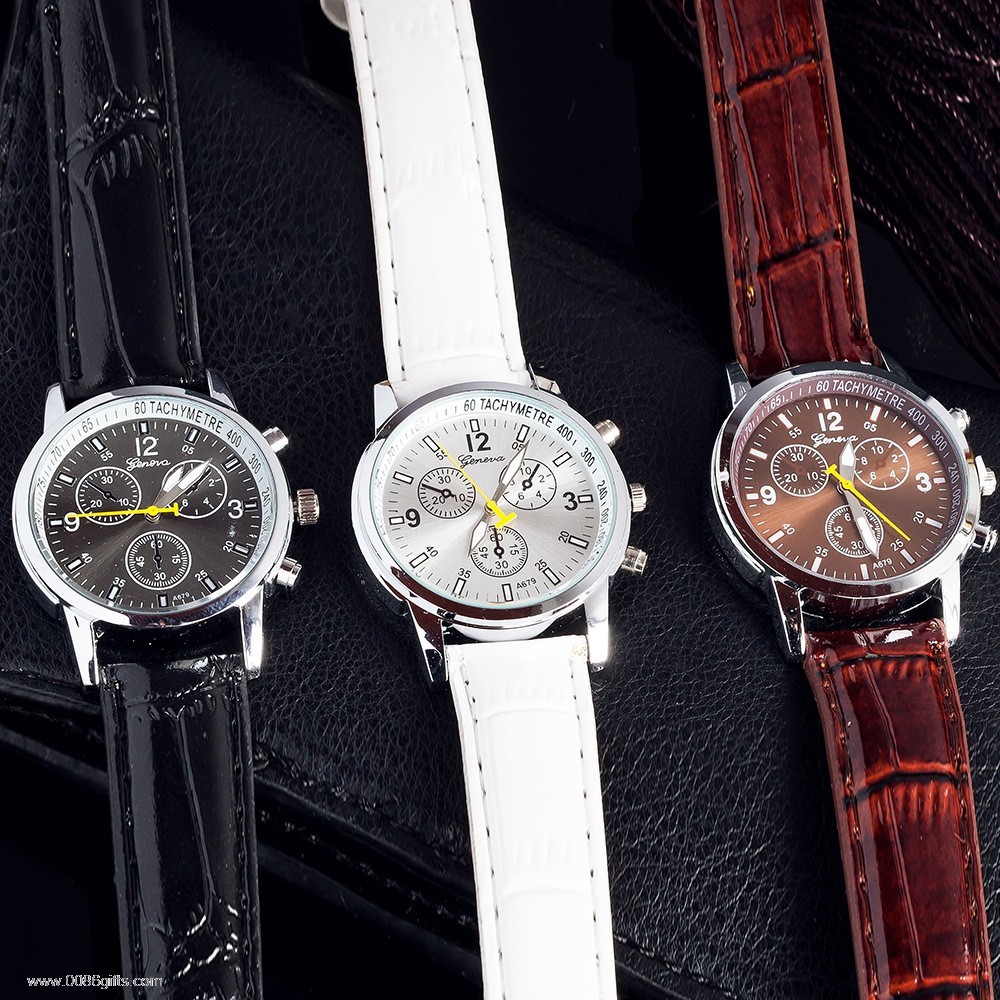 Men Leather Strap Quartz Watch