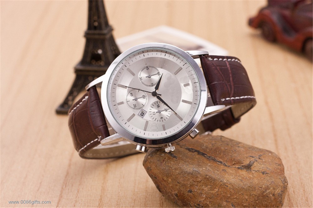 Uomo Quartz Watches