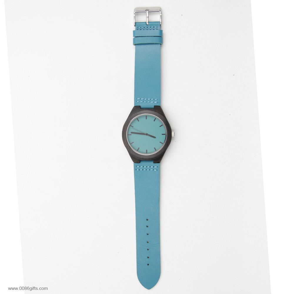color azul reloj de madera