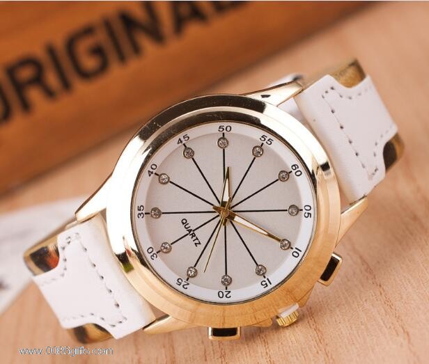  RELOJES de CORREA de CUERO PARA MUJERES 