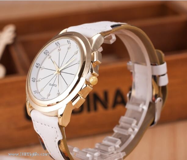  LEATHER STRAP WATCHES FOR WOMEN